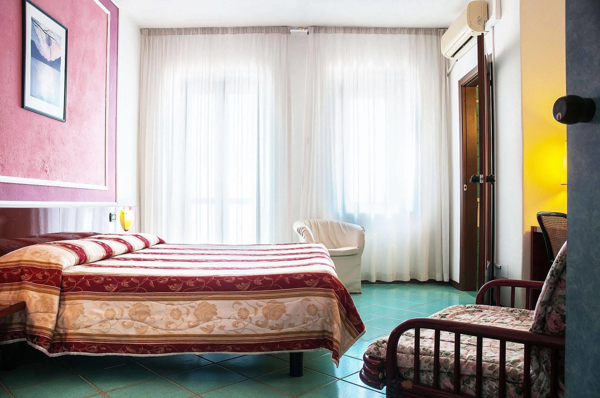 Hotel Annabelle Ίσκια Εξωτερικό φωτογραφία